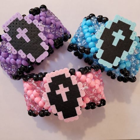 Pastel Kandi, Bead Things, Kawaii Bracelet, Kandi Inspo, Goth Rave, Pony Bead Crafts, Kandi Ideas, Kandi Cuff, Pony Bead Patterns