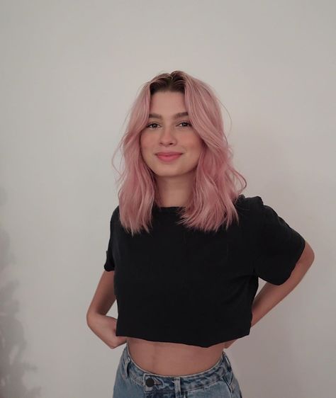 Lavender And Blonde Hair, Pink Short Hair, Anna Green, Light Pink Hair, Pink Blonde Hair, Pastel Pink Hair, Christina Lauren, Lavender Hair, Hair Color Pink