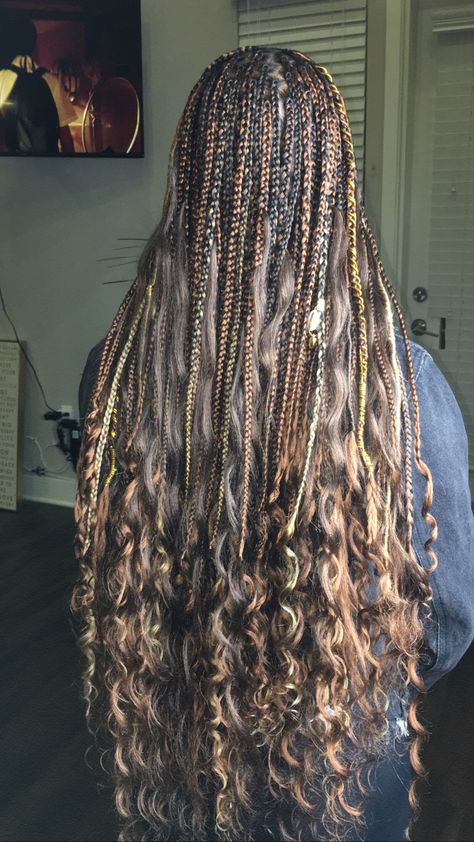 Bohemian Braids With Blonde Highlights, Braids With Blonde Highlights, Braids With Blonde, Growing Afro Hair, Knotless Styles, Knotless Braid, Black Box Braids, Black Hairstyle, Bohemian Braids