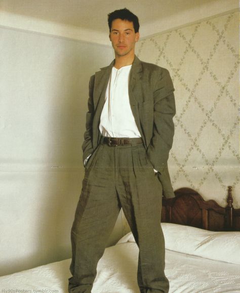 80s Business Fashion Men, 80s Armani, Keanu Reeves Speed, Matrix Fashion, 90s Men Fashion, Keano Reeves, Keanu Reeves Young, 80s Suit, Business Core