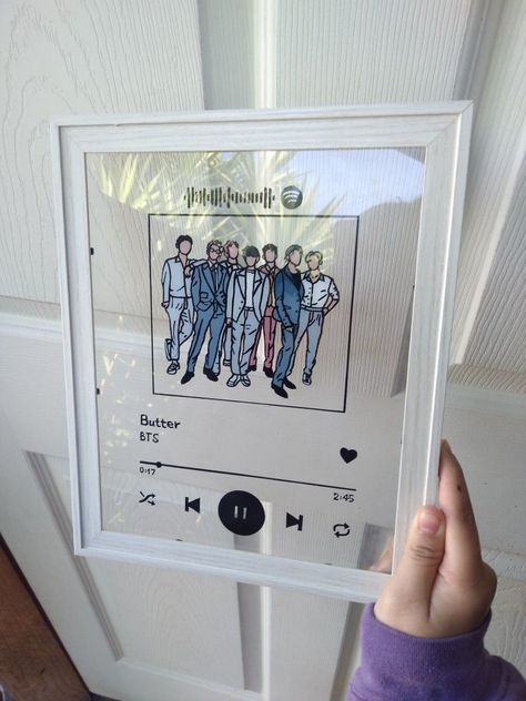 Jungkook Glass Painting, Kpop Glass Painting, Spotify Glass Painting, Bts Diy Gift Ideas, Bts Gift Ideas For Friends, Bts Glass Painting, Bts Gift Ideas, Bts Painting Ideas, Bts Painting