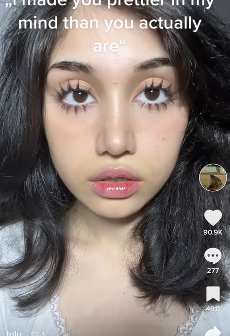 Natural Doll Makeup, Makeup Looks No Lashes, Doe Eyes Aesthetic, Makeup For Downturned Eyes, Doe Eye Makeup, Big Eyes Makeup, 90s Makeup Look, Doll Eye Makeup, Lots Of Makeup