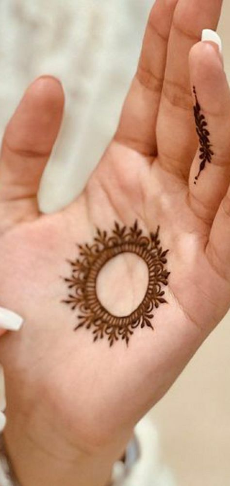 Mehendi Palm, Minimal Mehendi, Palm Mehndi, Palm Mehndi Design, Simple Henna Tattoo, Mehandi Design, Simple Henna, Mehandi Designs, Mehndi Design