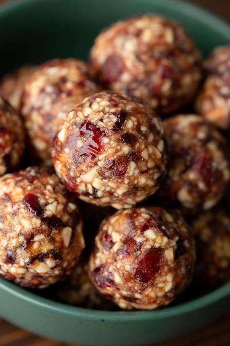 Cranberry Almond Energy Balls - Peas and Crayons Almond Energy Balls, Black Bean Salsa Recipe, Bean Salsa Recipe, Peanut Butter Energy Balls, Candy Fruit, Black Bean Salsa, Bean Salsa, Energy Ball Recipe, Cranberry Almond