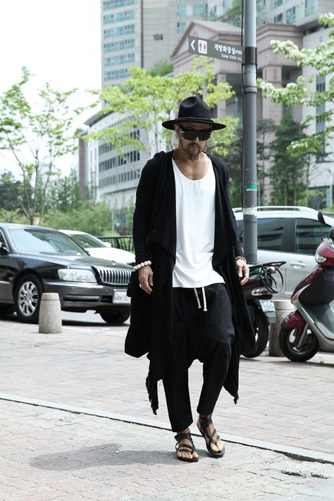 kimono/oversized cardigan/kimono cardigan/boho by Dudeiwantthat Boho Men Style, Japanese Mens Fashion, Bohemian Style Men, Black Outfit Men, Cardigan Kimono, Boho Men, Burning Man Outfits, Estilo Hippie, Hipster Mens Fashion