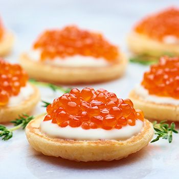 Zabar's Red Salmon Caviar - 8oz Red Caviar Appetizers, Smoked Salmon Blinis, Caviar Appetizers, Salmon Mousse, Salmon Caviar, Caviar Recipes, Red Caviar, Salmon Roe, Red Salmon