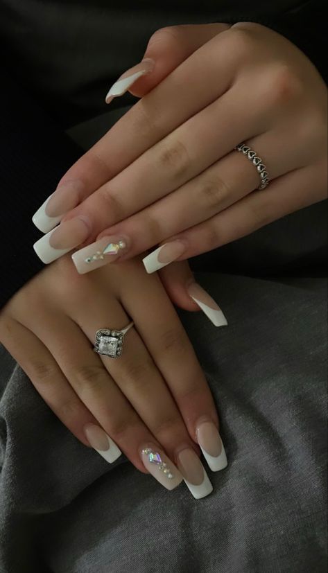 French Tip Acrylic Nails With Gems, French Tip Nails With Gems Rhinestones, French Manicure With Gems, French Tip With Jewels, Gem Placement On Nails, Nail Ideas With Gems, French Tips With Gems, French Tip Nails With Gems, White French Nails