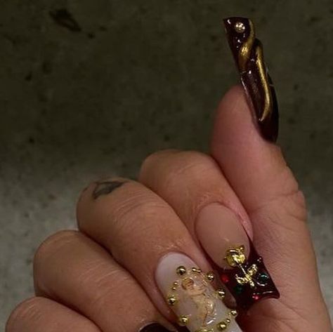 @glammedwithjulia on Instagram: "fallen angel🥀✨👼🏼 @southtxnailsupply gel glue to seal charms @apresnailofficial long natural square tips #airbrushnails#nailartist#naildesigns #goldnails#nailcharms #nailart#handpaintednailart s#explore#explorepage#nails#nailsofinstagram #gelx#gelxnailtech #gelxnails #apresnailofficial #pintrestnails#nailart#handpaintednailart #nailinspo#nailideas#girlynails#sfvnailtech #sfv#818valley #losangeles#losangelesnailtech #latinanailtech" Latina Nails, Airbrush Nails, Gel Glue, Gold Nails, Fallen Angel, Nail Inspo, Tatting, Glue, Nail Designs