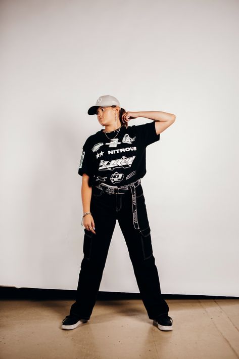 Mercedes girl, black outfit inspo, black outfir, mercedes benz, mercedes cap outfit Mercedes Girl, Benz Mercedes, Cap Outfit, Photography Work, Black Outfit, Mercedes Benz, Outfit Inspo, Photography, Black