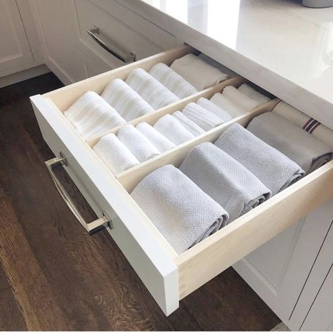 Drawer Inspiration, Neat Method, Kitchen Organization Pantry, Kitchen Organization Diy, Kitchen Drawer Organization, Kitchen Pantry Cabinets, Diy Kitchen Storage, Drawer Design, Kitchen Cabinet Organization