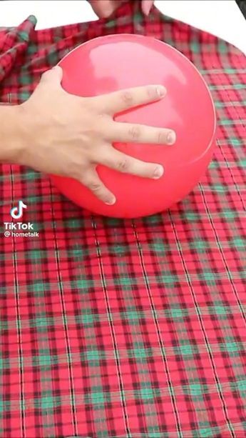 Hometalk Diy, Bouncy Ball, Christmas Balls Decorations, Bouncy Balls, Christmas Hacks, Diy Dollar Tree Decor, Fabric Diy, Winter Wonderland Christmas, Homemade Decor