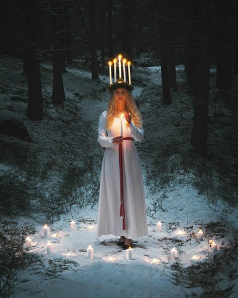 Sankta Lucia, Santa Lucia Day, St Lucia Day, Pagan Traditions, Pagan Christmas, Pagan Yule, Christmas Lockscreen, Artistic Pictures, Dark Christmas