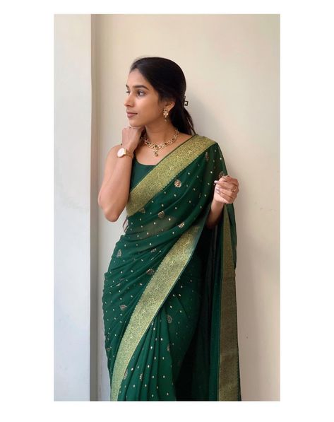 Satin Saree With Full Sleeve Blouse, Dark Green Cotton Saree, Dark Green Saree Look, Freshers Saree Look, Green Saree Look Traditional, Daily Wear Sarees Casual, Dark Green Saree, Farewell Saree, Blessing Ceremony