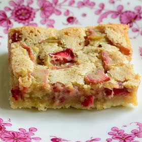 Rhubarb Torte, Oven Dried Strawberries, Rhubarb Custard Bars, Custard Bars, Adorable Desserts, Rhubarb Desserts Recipes, Norwegian Cookies, Best Rhubarb Recipes, Yummy Things To Bake