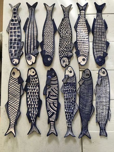 Sea Clay Art, Ceramic Fish Sculpture, Sgraffito Fish, Fish Pottery, Fish Ceramic, Pottery Fish, Fish Prints, Clay Fish, Pool Hairstyle Ideas