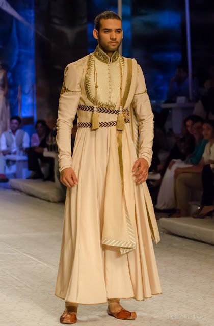 JJ Valaya India Bridal Fashion Week 2013 The Maharaja of Madrid | Delhi Style Blog Oberyn Martell, Jj Valaya, Indian Men Fashion, Bridal Fashion Week, Male Fashion, India Fashion, Bridal Fashion, Komplette Outfits, Fantasy Fashion