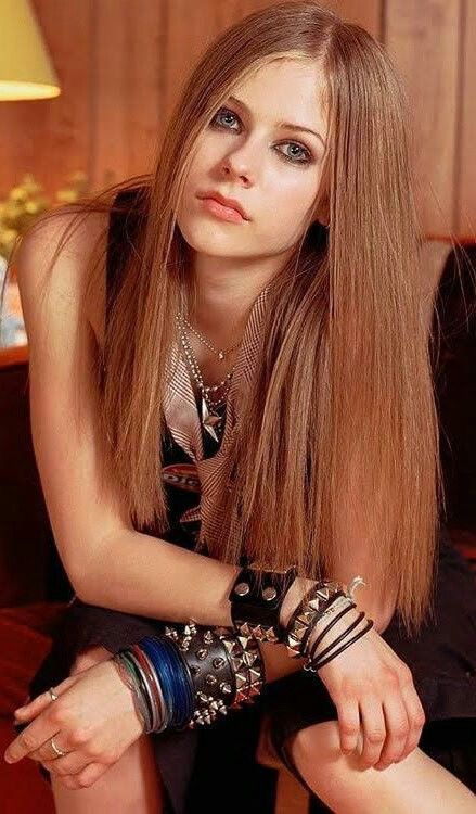 Avril Lavigne Let Go, Avril Levigne, Avril Lavingne, Avril Lavigne Photos, Model Tips, Avril Lavigne Style, Punk Princess, Tyler Posey, Punk Hair