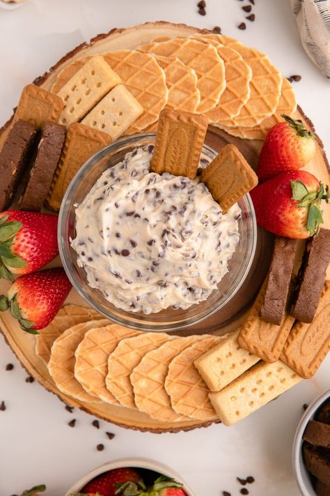 Sometimes called chocolate chip cheesecake dip, this chocolate chip dip is an easy sweet dessert dip, perfect for bbqs, potlucks, holidays, and parties. Chocolate Chip Cheesecake Dip Recipe, Chocolate Chip Cheesecake Dip, Easy Dessert Dips, Chocolate Chip Dip, Dessert Dip, Cheesecake Dip, Chocolate Chip Cheesecake, Yogurt Dip, Dessert Dips