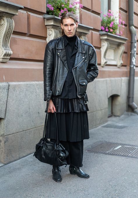 Aki - Hel Looks - Street Style from Helsinki Punk Outfits Men, Men Skirt, Non Binary Outfits, Grandpa Fashion, Hel Looks, Vintage Biker Jacket, Techno Fashion, Quirky Style, Gender Fluid