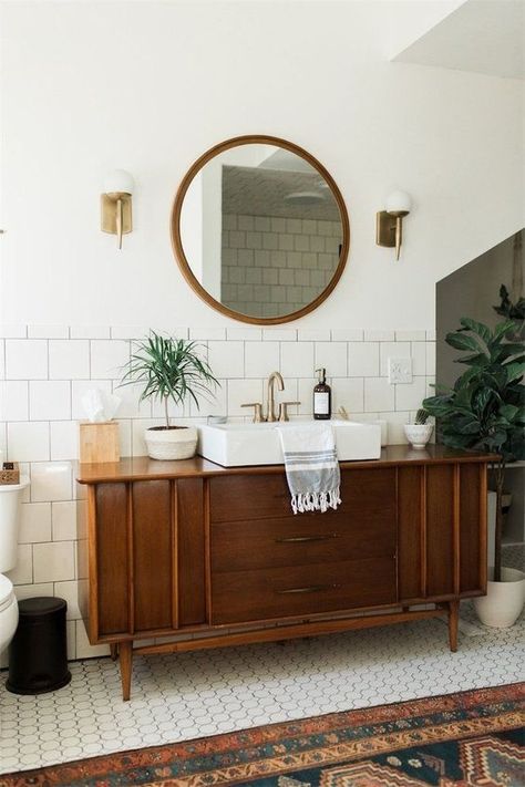 Modern Style Bathroom, Bath Inspiration, Bad Inspiration, Boho Bathroom, Estantes Flotantes, Trendy Bathroom, Bath Room, Vintage Bathroom, A Mirror