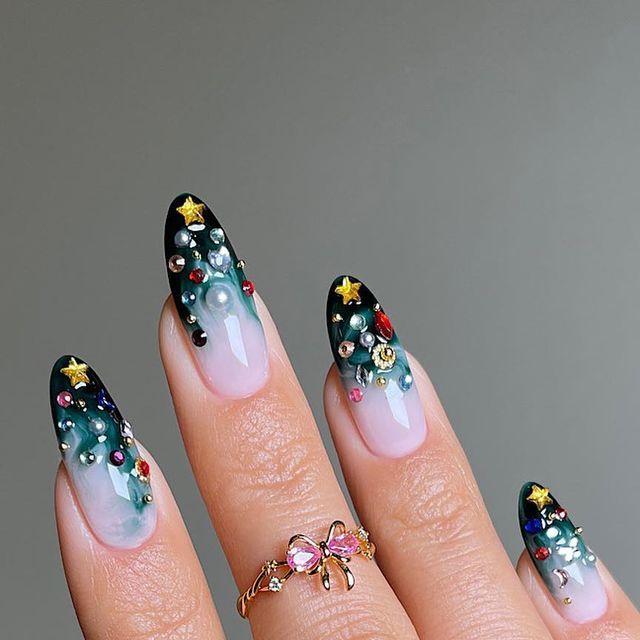 San Sung Kim | 김산성 on Instagram: "🫠 🎄✨ ——— Products Used: •@gelcare.official Nude BB Cream* •@dvok MarbleFit Collection from @sweetienailsupply* •rhinestones from Amazon (link in bio) *affiliate code: SANSUNG for $$$ off" Christmas Nail Acrylic Ideas, Nails Rhinestones Design, Christmas New Years Nails, Christmas Nails With Rhinestones, Winter 2024 Nails, Cute Nails Christmas, Nail For Christmas, New Years Nails Design, New Years Nail Ideas