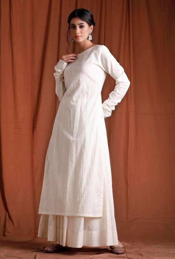 Long sleeves Kurtis are the most eminent choice for girls. Women like to wear long sleeves Kurtis, particularly in certain locations such as temples, and office work. It is also popular due to different types of sleeve designs. They look vibrant and elegant. White Long Kurtas For Women, Long Sleeves Design For Kurtis, Full Sleeve Kurti Designs, Full Sleeves Kurti Designs, Long Sleeve Kurti, Full Sleeve Kurti, Sleeves Design For Kurtis, Different Types Of Sleeves, Girls Kurti