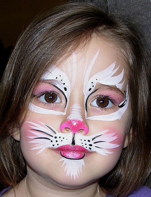 face painting This would be perfect for some of those your kids. And of course for the day care kids Bunny Face Paint, Easter Face Paint, Kitty Face Paint, Obličejové Masky, Halloweenský Makeup, Cute Cat Face, Kids Face Paint, Face Painting Halloween, Face Painting Designs