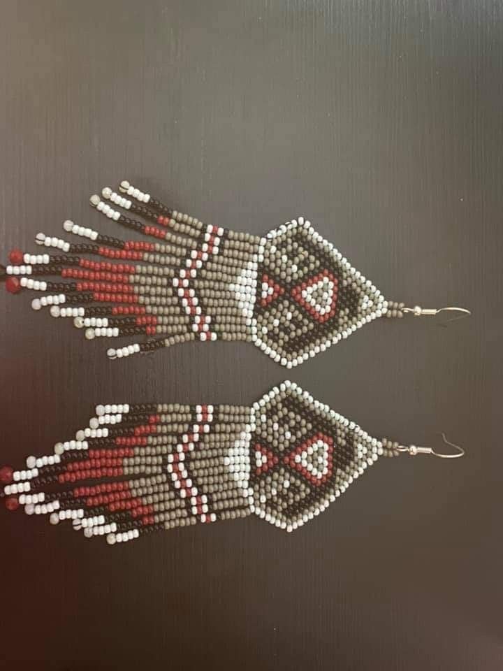 Beaded Work, Beaded Earrings Native, Beaded Earrings, Bead Work, Beads, Quick Saves, Bead Earrings