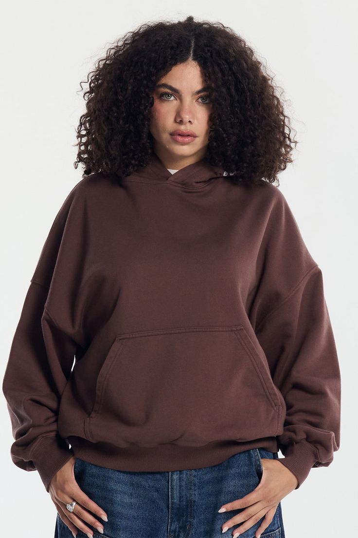 For an oversize fit choose one size above yours. Boxy fit hoodie. 100% cotton. 400 g/m² French Terry. Wenge color. Logo and graphics screen printed on the front. Cold Culture label included. Male (189cm, 6'2"): L - Female (163cm, 5'4"): M - National Shipping 24-48H (Spain / Portugal) - CORREOS EXPRESS - European Shipping 48-72H - FEDEX - International Shipping 5-7 working days - FEDEX Cotton Hoodie With Relaxed Fit And Drop Shoulder, Cotton Relaxed Fit Hoodie With Drop Shoulder, Relaxed Fit Cotton Hoodie With Drop Shoulder, Hip Hop Style Hoodie With Relaxed Fit For Loungewear, Hip Hop Style Relaxed Fit Hoodie For Loungewear, Oversized Sweats With Drawstring Hood For Streetwear, Cotton Drop Shoulder Hoodie, Basic Relaxed Fit Hoodie, Oversized Hoodie With Drawstring And Crew Neck