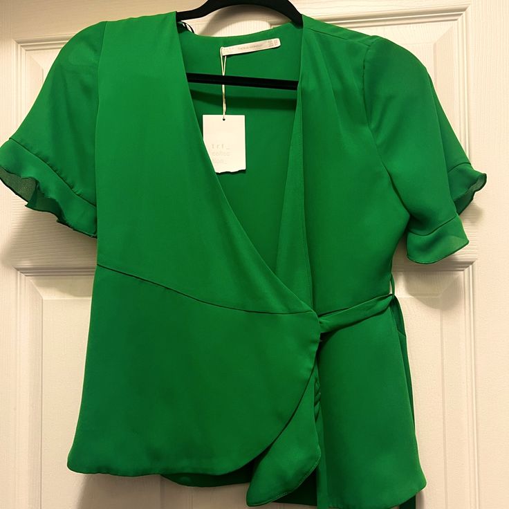 Zara Blouse Nwt, Xs Green Short Sleeve Office Blouse, Green Short Sleeve Blouse For Office, Green Summer Tops For Office, Green Short Sleeve Blouse For Brunch, Zara Short Sleeve Blouse For Spring, Green Zara Tops For Office, Zara Spring Workwear Blouse, Zara Green Blouse For Work, Zara Fitted Casual Blouse