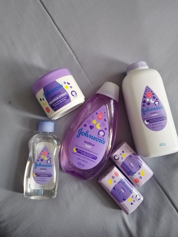 mom post Baby Skin Care Products, Johnsons Baby, Amazon Beauty, Body Hygiene, Shower Skin Care, Perfect Skin Care Routine, Pretty Skin Care, Bath And Body Care, Baby Skin Care