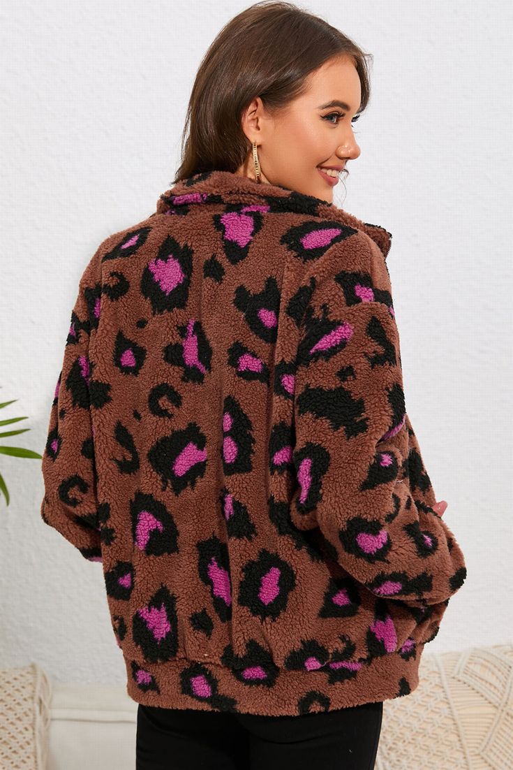 Material: 100%PolyesterExperience the warmth and comfort of our Leopard Zip Up Stand Collar Sherpa Teddy Jacket! Featuring a sleek leopard pattern and a cozy Sherpa construction. this jacket lends the perfect finishing touch to any look. Snuggle up and stay warm in style!This jacket provides all the warmth you need in a beautifully designed. eye-catching print to put the spotlight on your fashion. Ready to make a statement? Get your Sherpa Teddy Jacket now! Cheetah Silhouette, Stand Neck, Leopard Fabric, Sherpa Fabric, Teddy Jacket, Teddy Coat, Pink Leopard Print, Versatile Outfits, Sherpa Jacket