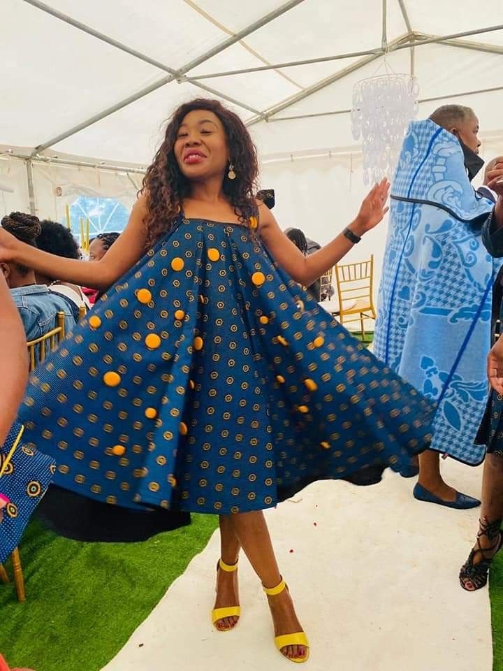 Shoeshoe Dresses, Shweshwe Outfits, Seshoeshoe Designs, Pedi Dresses, Sotho Traditional Dresses, Seshoeshoe Dresses, Pedi Traditional Attire, Casual Outfits For Girls, Korean Fashion Women Dresses