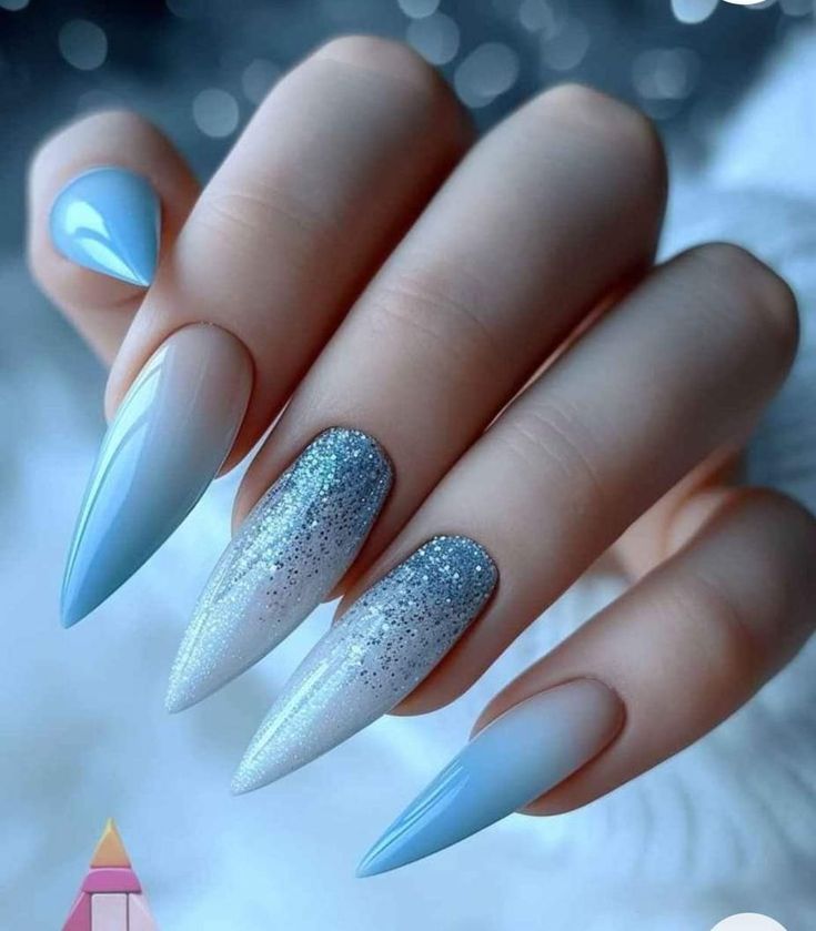 Summer Nails Light Blue, Nail Art Pastel, Light Blue Nail, Light Blue Nail Designs, Blue Stiletto Nails, Sky Blue Nails, Blue Glitter Nails, Nails With Glitter, Almond Acrylic