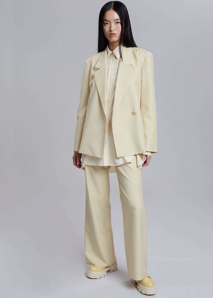 Tolko Pants - Beige Pants The Frankie Shop Pale Yellow Outfit, Yellow Clothes, Yellow Suit, The Frankie Shop, Suiting Fabric, Frankie Shop, Yellow Outfit, Butter Yellow, Paris Woman