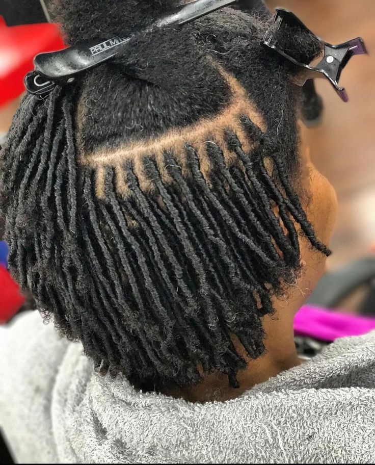 Small Starter Locs, Color Locs, Small Dreads, Dreads Short Hair, Mens Twists Hairstyles, Coiling Natural Hair, Hair Twists Black, Afro Hairstyles Men, Hair Movement