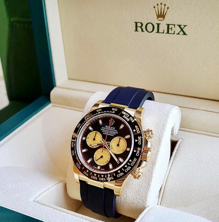 Gold Daytona Rolex $28,500 Gold Daytona, Rolex Watches Women, Rolex Watches For Men, Men's Watches Luxury, Breitling Watches, Expensive Watches, Best Watches For Men, Hand Watch, Luxury Timepieces