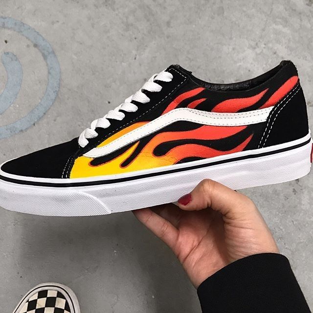 Flame Vans, Customized Vans, Vans Shoes Fashion, Skateboard Style, Custom Vans Shoes, Cute Vans, Mens Vans Shoes, Fresh Shoes, Hype Shoes