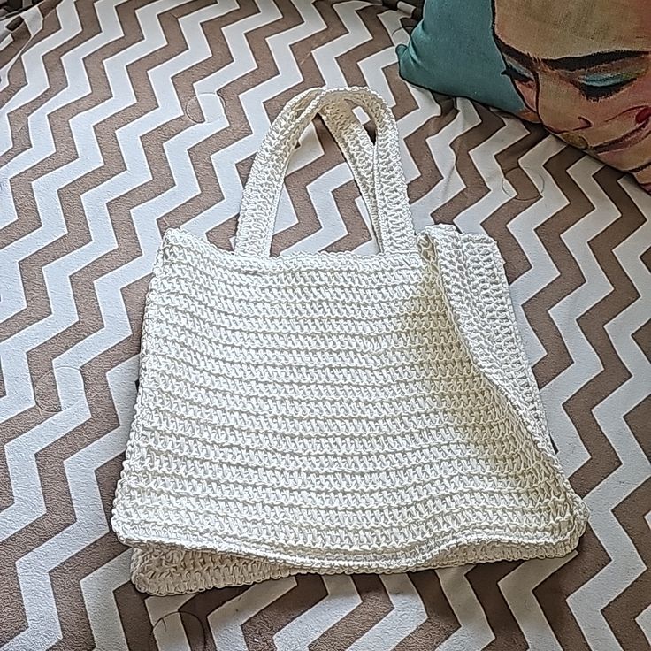 H&M White Beach Summer Bag Euc. Never Used. Cream Crochet Bag For Everyday Summer, Everyday Summer Crochet Bag In Cream, Everyday Summer Cream Crochet Bag, Everyday Cream Crochet Summer Bag, White Summer Straw Bag For Everyday, Summer White Straw Bag For Everyday, Everyday White Summer Straw Bag, White Beach Bag With Adjustable Strap, Everyday White Beach Bag With Adjustable Strap