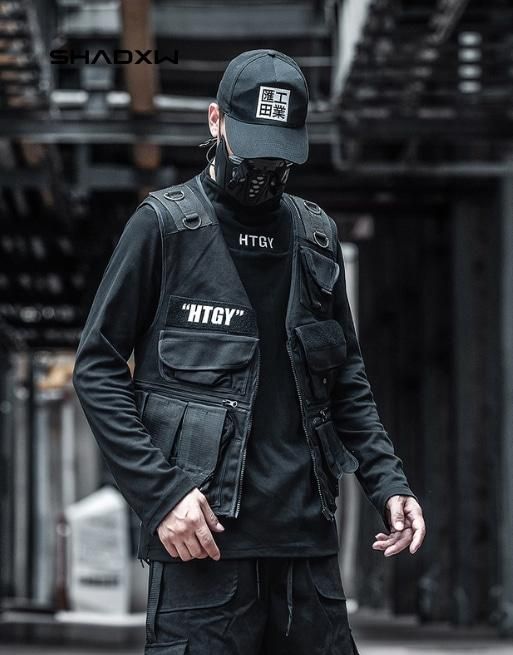 Techwear utility vest Techwear Vest, Womens Techwear, Mens Techwear, Techwear Jacket, Techwear Streetwear, Military Vest, Techwear Outfits, Techwear Fashion, Utility Vest