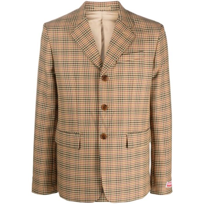 Kenzo Ladies Outerwear. SKU: FD65VE1229GH-14. Color: Dark Camel. Kenzo Checked Single-Breasted Blazer.Featuring a Prince of Wales check pattern, this garment includes a logo patch at the sleeve and notched lapels. It fastens with front buttons and has long sleeves with buttoned cuffs, along with a chest welt pocket and two front flap pockets. It is finished with an English rear vent.Outer: Polyester 53%, Virgin Wool 47% Kenzo Jacket, Camel Shirt, Short Coats Women, Prince Of Wales Check, Versatile Jacket, Outer Women, Outer Jacket, Seersucker Pants, A Prince