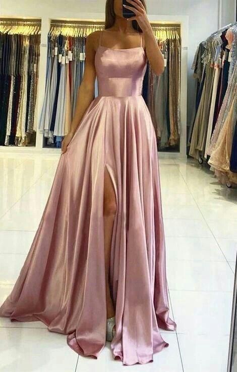 Stile Kendall Jenner, Simple Prom Dress Long, Simple Prom Dress, Spaghetti Strap Prom Dress, Long Sleeve Dress Formal, Cute Prom Dresses, Pretty Prom Dresses, فستان سهرة, Grad Dresses