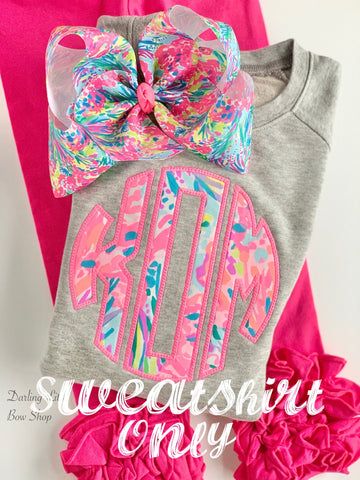 Baby Monogram Ideas, Homemade Outfits, Girl Monogram Shirt, Appliqué Shirts, Lucy Rose, Monogram Sweater, Sublimation Shirts, Baby Ladybug, Applique Sweatshirt