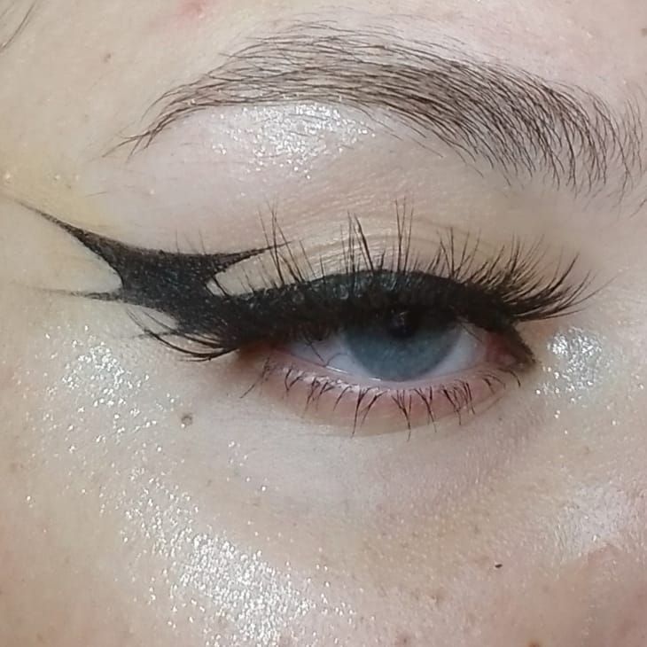 Egirl Makeup, Eyeliner Hacks, Punk Makeup, Alt Makeup, Eyeliner Styles, Smink Inspiration, Emo Makeup, Makijaż Smokey Eye, Edgy Makeup