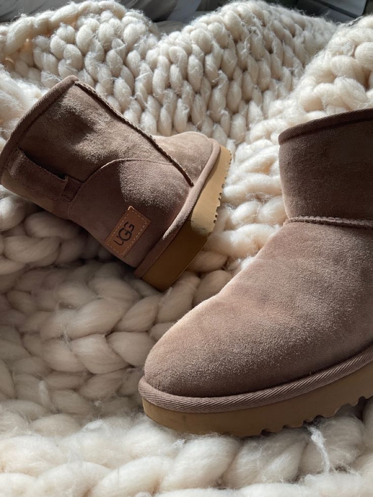 Ugg Caribou Outfit, Ugg Caribou, Shoes 2023, Winter Essentials, Star Girl, Little Miss, Fashion Killa, Christmas List, Cute Shoes