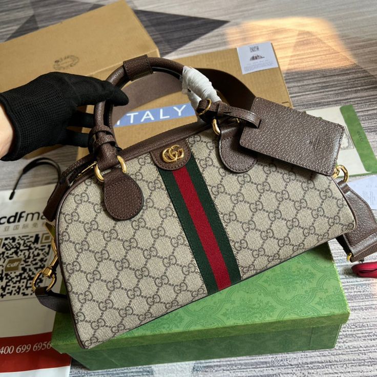 Size: 32.5cm*20cm*16cm It comes with Dust box, Care manual, Tag, and Paper bag. Red Web, Gucci Handbags, Gucci Bags, Leather Trim, Wallet Case, Gucci Bag, Evening Bags, Medium Size, Mini Bag