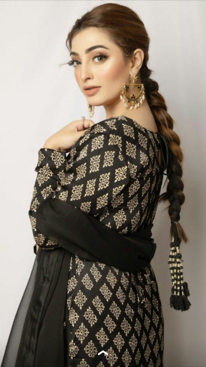 Follow for more😊 Nawal Saeed, Makup Looks, Affan Waheed, Pakistani Beauty, Pakistan Dress, Best Islamic Images, Beautiful Muslim Women, Lawn Suits, Pakistani Actress