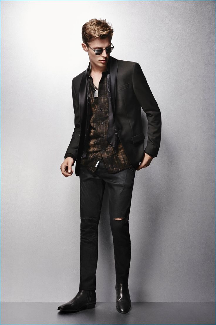 River Island embraces a cool attitude with holiday suiting, fit for a rocker. Glam Rock Outfits Men, Glam Rock Men, Rock And Roll Outfits For Men, Rock Fashion Men, Superstar Costume, Rock Outfit Men, Rocker Style Men, Punk Suit, Pop Punk Outfits