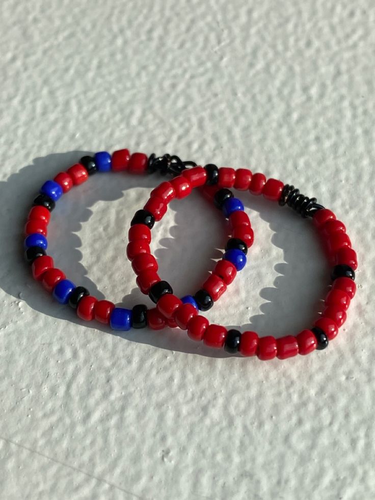 Spider Man Bracelet Pattern Beads, Bracelet Ideas Spiderman, Spiderman Jewelry Diy, Spider Man Beaded Bracelet, Spider Man Bracelet Beads, Spider Man Ring, Spider Man Bracelet, Spiderman Accessories, Pulseras Kandi