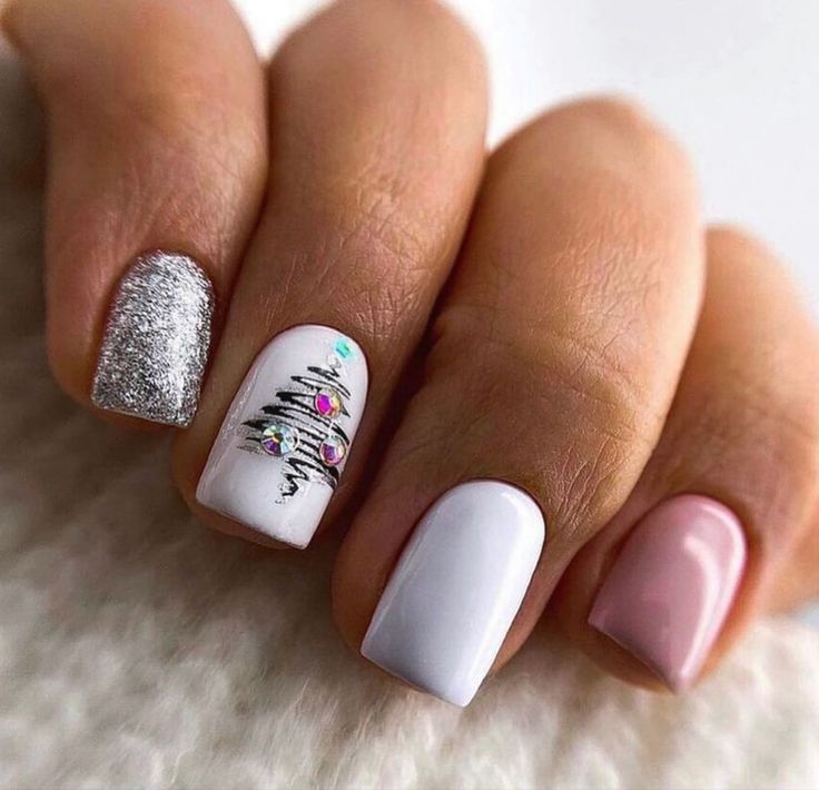 White Silver Christmas Nails, Nail Art Unghie Corte, Nail Art Christmas Designs, Nail Christmas Designs, Short Gel Nails, Christmas Gel Nails, Bride Nails, Neutral Nails, Dipped Nails